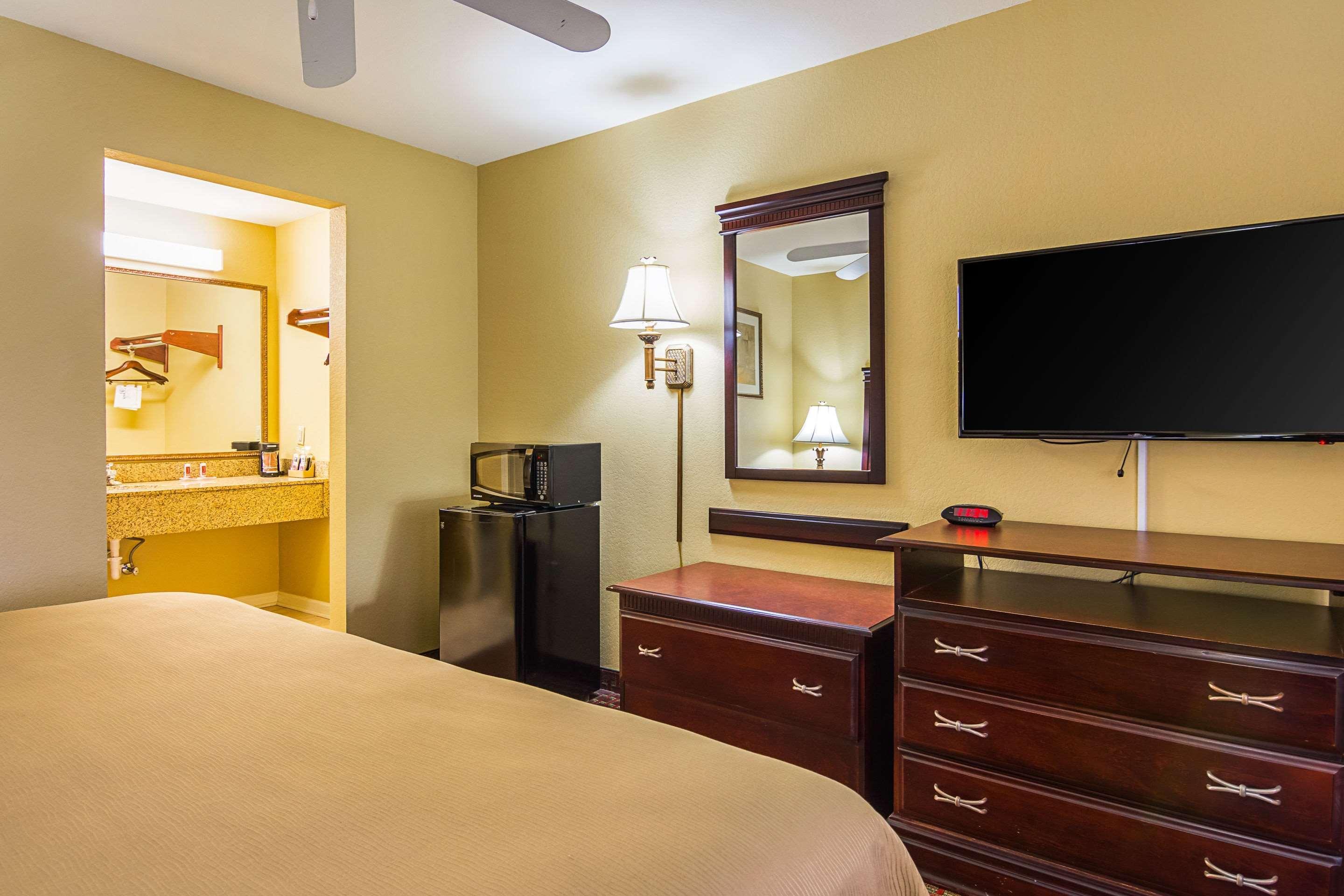 Econo Lodge Inn&Suites Bryant Extérieur photo
