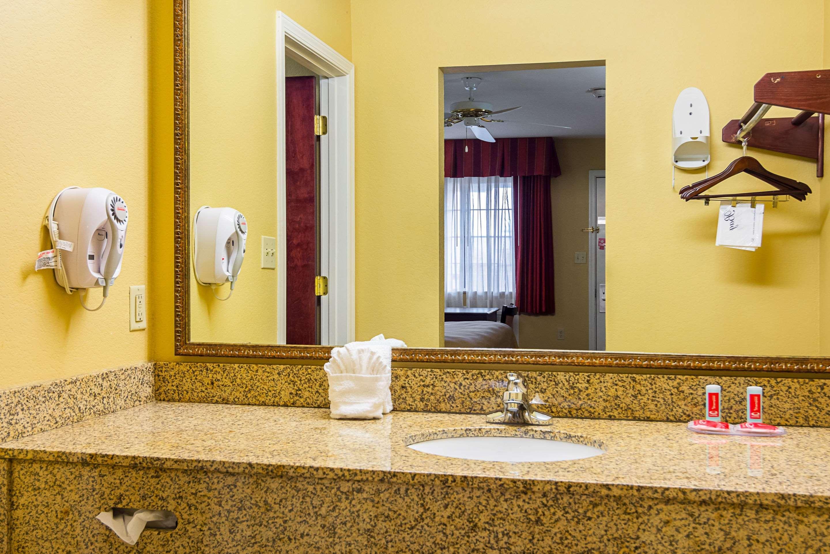 Econo Lodge Inn&Suites Bryant Extérieur photo