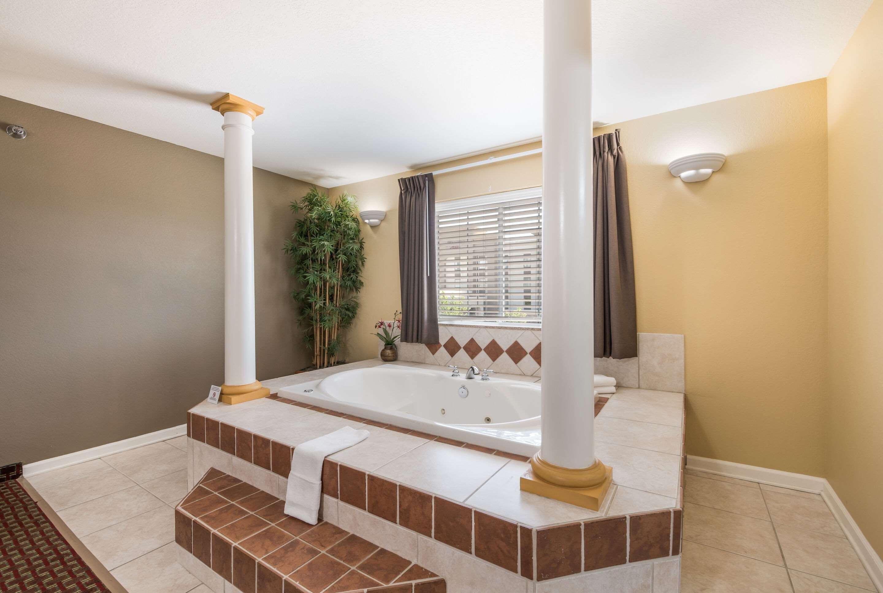 Econo Lodge Inn&Suites Bryant Extérieur photo