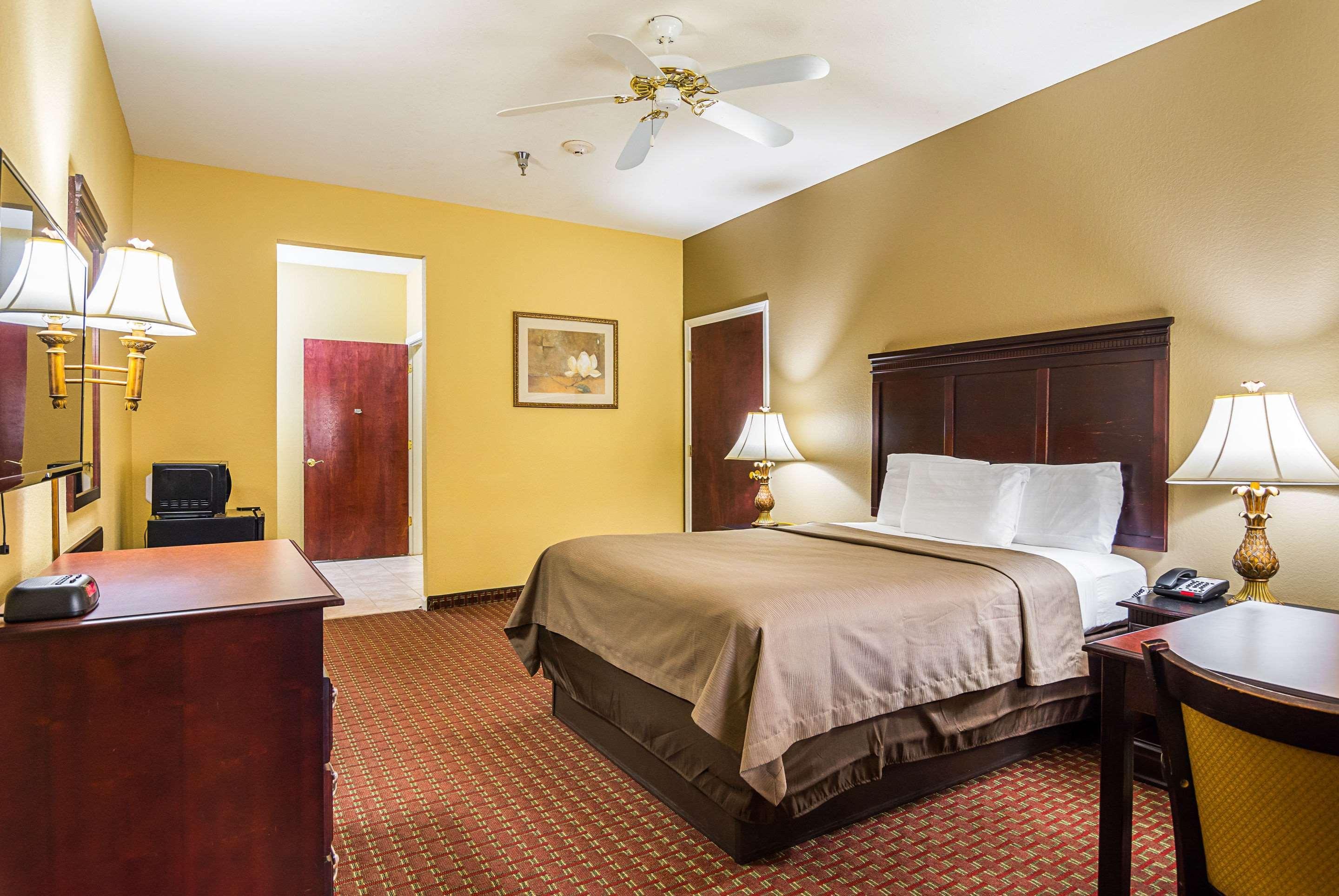Econo Lodge Inn&Suites Bryant Extérieur photo