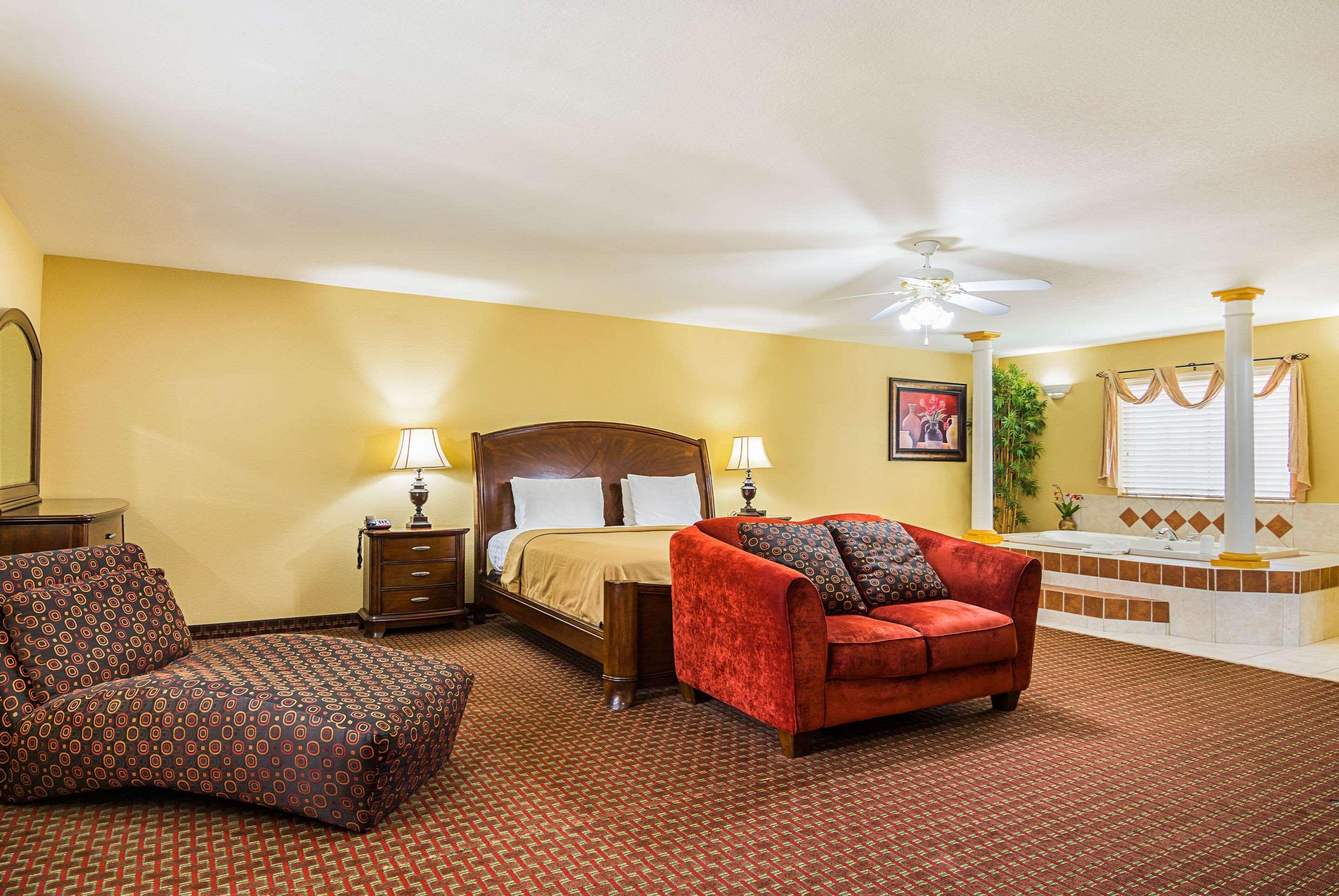 Econo Lodge Inn&Suites Bryant Extérieur photo