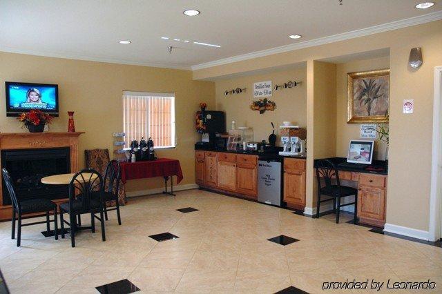 Econo Lodge Inn&Suites Bryant Restaurant photo